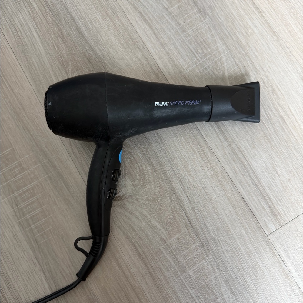 RUSK Speed Freak Black Professional Hair Dryer